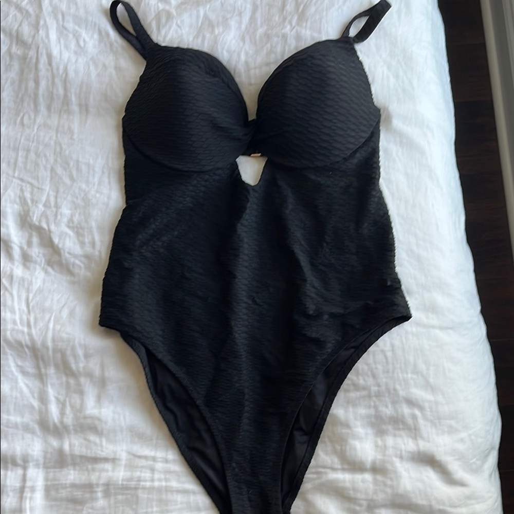 Never Worn Black One-Piece Victoria’s Secret Swimsuit - XXL